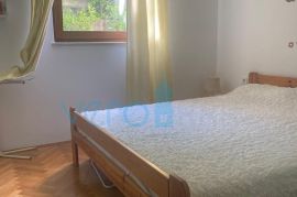 Malinska, stan u prizemlju sa terasom, 280m do mora, Malinska-Dubašnica, Appartment