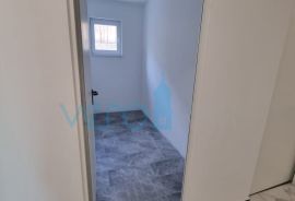 Kostrena, Rijeka okolica, komforni trosobni stan, blizu mora, prizemlje, prodaja, Kostrena, Appartment