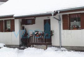 Gorski kotar, Begovo Razdolje, Goranska kuća s pomoćnim objektom u zelenilu, prodaja, Mrkopalj, Kuća