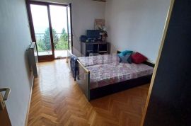 OPATIJA, LOVRAN- stan 121m2 DB+3S s pogledom na more + okoliš 600m2, Lovran, Daire