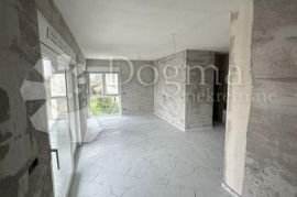 DVOSOBNI STAN  CENTAR TROGIR 72M2, Trogir, Appartement