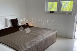 MALINSKA, Predivan stan 5 min od mora, Malinska-Dubašnica, Apartamento