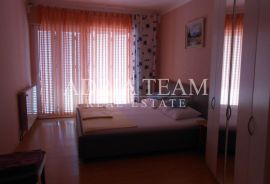 APARTMANSKA VILA S BAZENOM I POGLEDOM NA MORE, ZADAR, Zadar, Ev