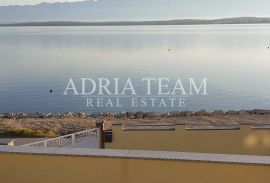 APARTMANSKA KUĆA U 1.REDU DO MORA, Nin, House