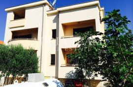 APARTMANSKA KUĆA SAMO 170 M OD MORA, Zadar, Casa