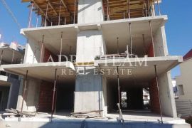 LUKSUZNI APARTMANI NA SAMOJ PLAŽI, Šibenik, شقة