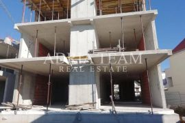 LUKSUZNI APARTMANI NA SAMOJ PLAŽI, Šibenik, Appartamento