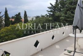 APARTMANSKA KUĆA S 3 APARTMANA, BLIZINA MORA, PAG - NOVALJA, Novalja, Дом