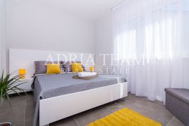 MODERNE LUKSUZNE VILE 300 M OD MORA, KAŠTEL KAMBELOVAC, Kaštela, Casa