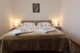 APARTMANSKA KUĆA S 7 APARTMANA, PRIVLAKA, Privlaka, بيت