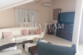 APARTMANSKA KUĆA S 3 APARTMANA, 120 M OD MORA, PETRČANE - ZADAR, Zadar - Okolica, Ev