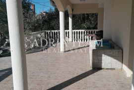 APARTMANSKA KUĆA S 3 APARTMANA, 120 M OD MORA, PETRČANE - ZADAR, Zadar - Okolica, Famiglia