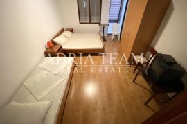 APARTMANSKA KUĆA S 6 APARTMANA, 70 M OD MORA, PAG - POVLJANA, Povljana, بيت