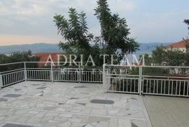 APARTMANSKA KUĆA, 150 M OD MORA, IZVRSNA POZICIJA!! SPLIT - SLATINE, Split, House