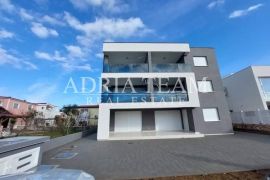 APARTMANI U NOVOGRADNJI, 200 M OD MORA, VIR - ZADAR, Vir, Appartamento