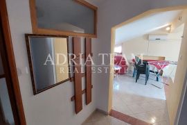 APARTMAN S 2 SPAVAĆE SOBE I POGLEDOM NA MORE, 50 M OD MORA, POVLJANA - PAG, Povljana, Appartamento