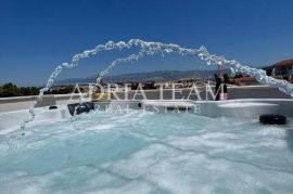 KUĆE U NIZU S VRTOM, 200 m OD PLAŽE!!! TOP LOKACIJA!! PAG - NOVALJA, Novalja, Kuća