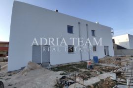 VILA S BAZENOM, 350 M OD MORA, VIR - ZADAR, Vir, House