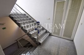 KUĆA SA 7 APARTMANA S POGLEDOM NA MORE - LOKVA ROGOZNICA, OMIŠ, Omiš, بيت