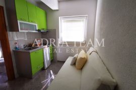 KUĆA SA 7 APARTMANA S POGLEDOM NA MORE - LOKVA ROGOZNICA, OMIŠ, Omiš, بيت