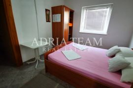 KUĆA SA 7 APARTMANA S POGLEDOM NA MORE - LOKVA ROGOZNICA, OMIŠ, Omiš, House