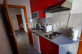 KUĆA SA 7 APARTMANA S POGLEDOM NA MORE - LOKVA ROGOZNICA, OMIŠ, Omiš, Дом