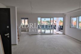 APARTMANI U STAMBENIM ZGRADAMA, NOVOGRADNJA, 150 m OD MORA - PRIVLAKA, Privlaka, Διαμέρισμα