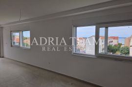 APARTMANI U STAMBENIM ZGRADAMA, NOVOGRADNJA, 150 m OD MORA - PRIVLAKA, Privlaka, Daire