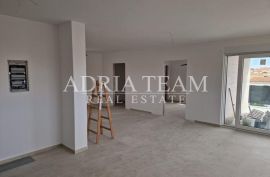 APARTMANI U STAMBENIM ZGRADAMA, NOVOGRADNJA, 150 m OD MORA - PRIVLAKA, Privlaka, Διαμέρισμα