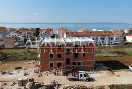 APARTMANI U STAMBENIM ZGRADAMA, NOVOGRADNJA, 150 m OD MORA - PRIVLAKA, Privlaka, Διαμέρισμα