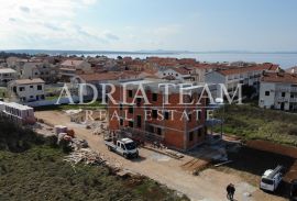 APARTMANI U STAMBENIM ZGRADAMA, NOVOGRADNJA, 150 m OD MORA - PRIVLAKA, Privlaka, Διαμέρισμα