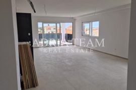 APARTMANI U STAMBENIM ZGRADAMA, NOVOGRADNJA, 150 m OD MORA - PRIVLAKA, Privlaka, Διαμέρισμα