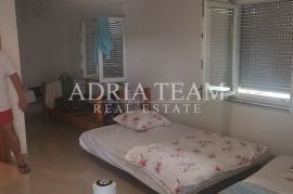 APARTMANSKA KUĆA S PROSTRANIM VRTOM - JAKIŠNICA, STANIŠĆE, PAG, Pag, House