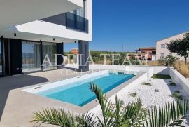 VILA, NOVOGRADNJA, IZVRSNA LOKACIJA - KOŽINO, Zadar - Okolica, Casa