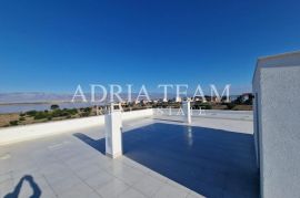 APARTMANI U STAMBENOJ ZGRADI U PRIZEMLJU, NOVOGRADNJA - VIR, Vir, Διαμέρισμα