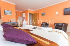 VILA U ATRAKTIVNOM PREDJELU GRADA, BLIZINA MORA - PUNTAMIKA, ZADAR, Zadar, House