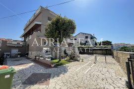 VILA U ATRAKTIVNOM PREDJELU GRADA, BLIZINA MORA - PUNTAMIKA, ZADAR, Zadar, House