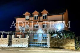 HOTEL S POGLEDOM NA MORE - GRADAC, MAKARSKA RIVIJERA, Gradac, Poslovni prostor