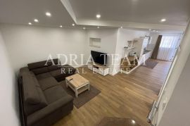 DVOETAŽNI APARTMAN, KOMPLET RENOVIRAN I NAMJEŠTEN!! IDEALNO ZA TURISTIČKI NAJAM, ZADAR - RELJA, Zadar, Appartment