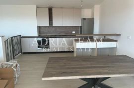 DVOETAŽNI APARTMAN S POGLEDOM NA MORE, 200 M OD PLAŽE, PAG - POVLJANA, Povljana, Appartement