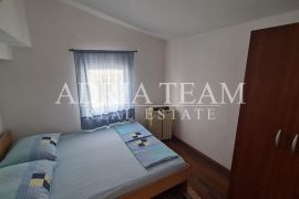 APARTMANSKA KUĆA S 5 APARTMANA, 170 M OD MORA, VIR - ZADAR, Vir, Maison