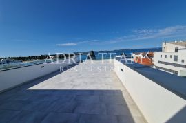 APARTMAN NA 2. KATU STAMBENE ZGRADE, POGLED NA MORE - DIKLO, ZADAR, Zadar, Appartement