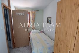 APARTMANSKA KUĆA S VELIKIM DVORIŠTEM, MIRNA I TIHA POZICIJA - VIR, Vir, House