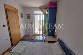 AKCIJA!! APARTMAN U PRIZEMLJU STAMBENE ZGRADE - DRAGE, Pakoštane, Appartment