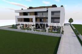 JEDNOETAŽNI I VIŠEETAŽNI APARTMANI U STAMBENOJ ZGRADI, NOVOGRADNJA, 150 m OD MORA - PRIVLAKA, Privlaka, شقة