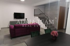 APARTMANI U URBANOJ VILI S BAZENOM, 250 m OD MORA, VIR - ZADAR, Vir, Διαμέρισμα