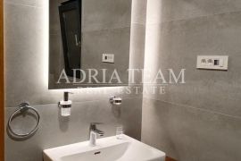 APARTMANI U URBANOJ VILI S BAZENOM, 250 m OD MORA, VIR - ZADAR, Vir, Appartment