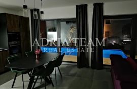 APARTMANI U URBANOJ VILI S BAZENOM, 250 m OD MORA, VIR - ZADAR, Vir, Διαμέρισμα