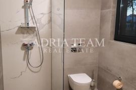 APARTMANI U URBANOJ VILI S BAZENOM, 250 m OD MORA, VIR - ZADAR, Vir, Daire