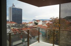 NOVOGRADNJA sa pogledom na more Centar Splita!, Split, Kвартира